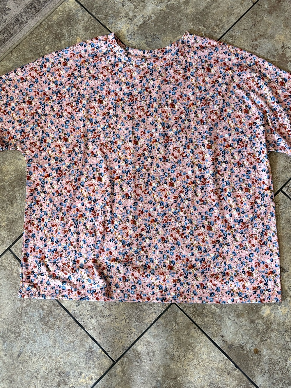 NWOT Pink Floral Short Sleeve Tee Women’s Size XXL